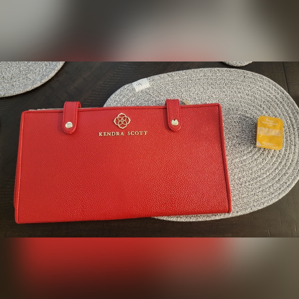 Kendra scott travel bag
